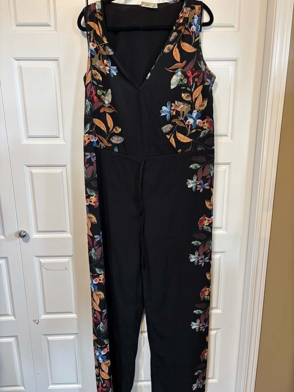 Dex Black Floral V-Neck Sleeveless Cinch Waist Jumpsuit Size L